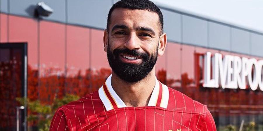 محمد
      صلاح
      يحل
      ضيفا
      على
      معرض
      ...