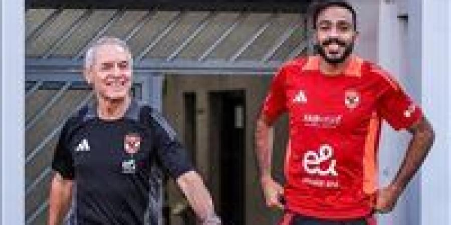 شوبير
      يكشف
      كواليس
      أزمة
      محمود
      كهربا
      لاعب
      الأهلي
      مع
      الزمالك..
      تفاصيل