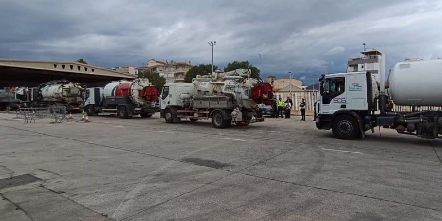 المغرب
      يرسل
      شاحنات
      إضافية
      لمساعدة
      إسبانيا
      في
      تخطي
      أضرار
      الفيضانات