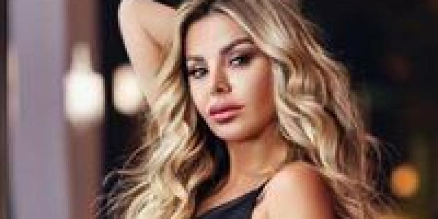 فستان
      جرئ
      ..
      رزان
      مغربي
      تثير
      الجدل
      في
      مهرجان
      القاهرة
      السينمائي