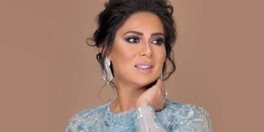 الفنانة
      نوال
      الكويتية
      تتصدر
      ...