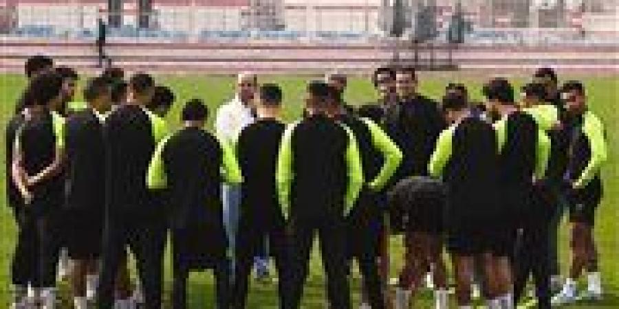 انتظام
      لاعبو
      الزمالك
      الدوليين
      في
      التدريبات
      الجماعية
      قبل
      مواجهة
      المصري
      في
      الدوري