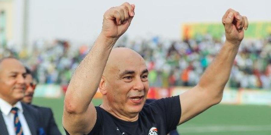 حسام حسن يهنئ أحمد الكاس على تأهل منتخب مصر للأمم الإفريقية