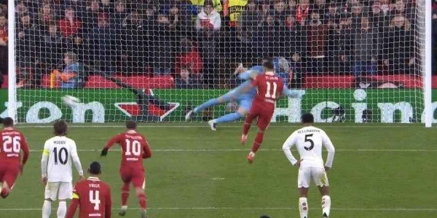 محمد صلاح يهدر ركلة جزاء لليفربول أمام ريال مدريد في دوري أبطال أوروبا