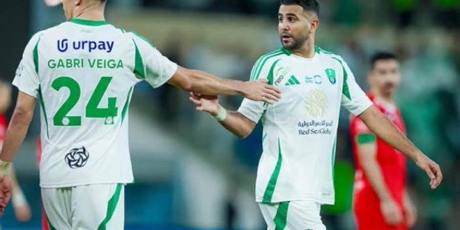 بصاروخية محرز، الأهلي يحقق فوزًا مثيرًا في الدوري السعودي (فيديو)