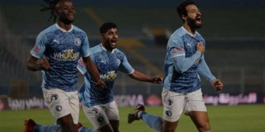 نقل
      مباراة
      بيراميدز
      والاتحاد
      في
      ...