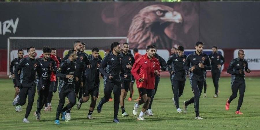 الأهلي يخوض مرانه الأخير في التتش قبل السفر إلى جنوب إفريقيا