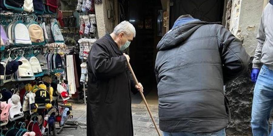 مطران
      الكنيسة
      الأرمنية
      الكاثوليكية
      بدمشق
      ودوره
      في
      تنظيف
      شوارع
      سوريا