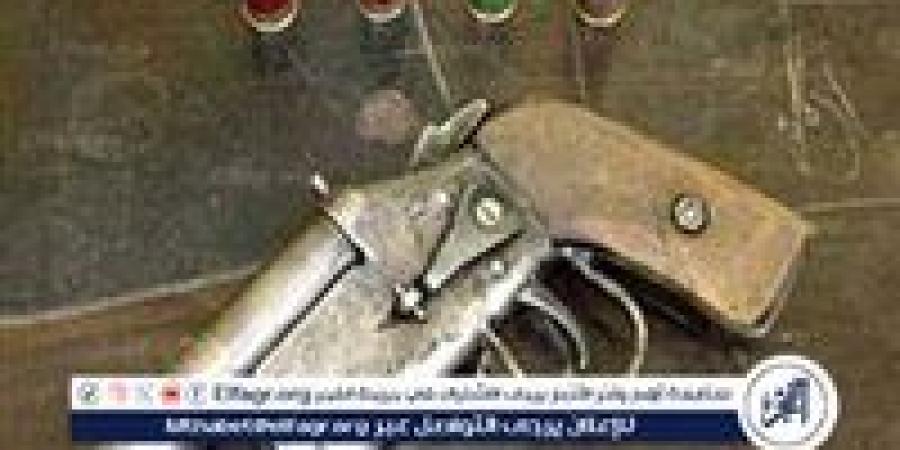 إصابة
      طالب
      بطلق
      خرطوش
      على
      يد
      نجل
      عمه
      بمركز
      طما
      سوهاج