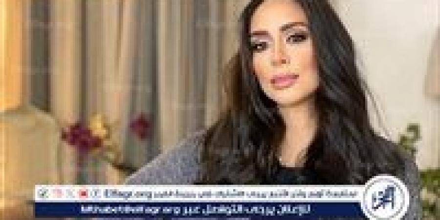 "يا
      رب
      سنة
      حلوة
      وسهلة
      وحنينة"..
      بسنت
      شوقي
      تحتفل
      بعيد
      ميلادها
      (بروفايل)