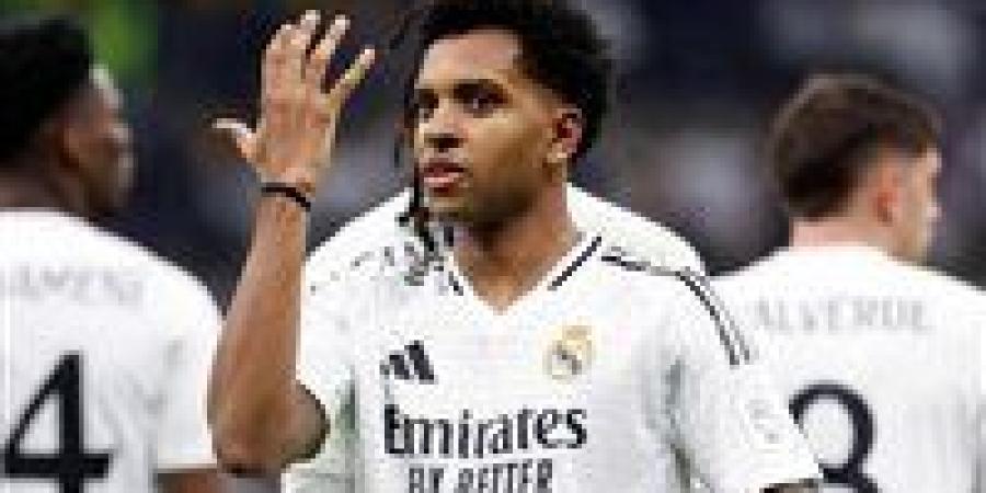 ريال
      مدريد
      يفوز
      على
      باتشوكا
      المكسيكي
      بثلاثية
      نظيفة
      ويتوج
      بكأس
      الانتركونتيننتال