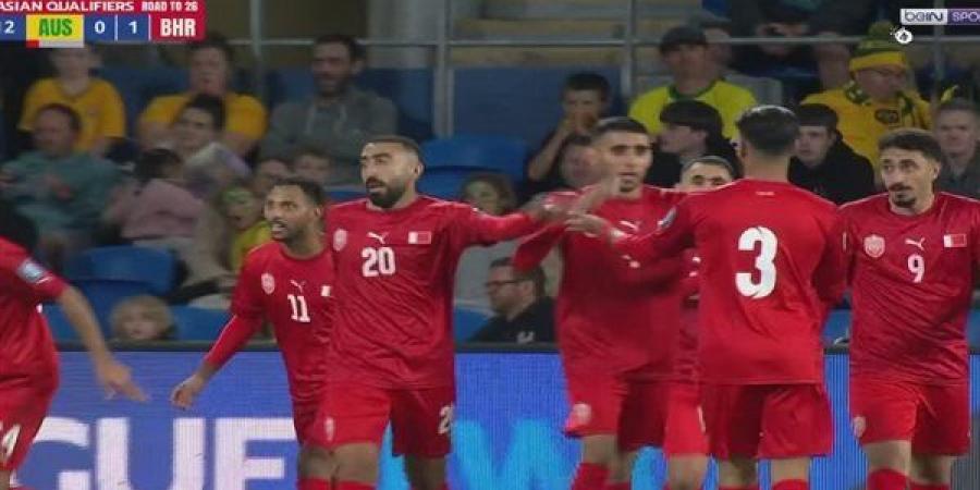 بعثة
      المنتخب
      البحريني
      تصل
      الكويت
     ...