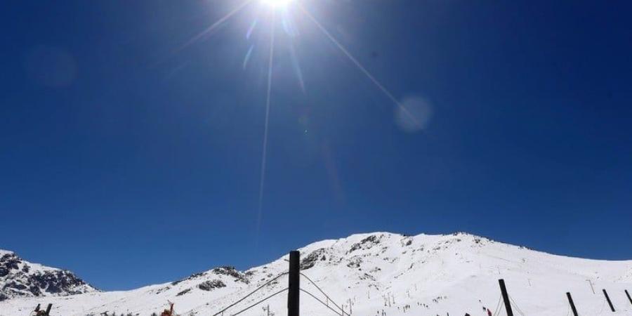 التقلبات
      الجوية
      تفرج
      عن
      تساقطات
      مطرية
      وثلجية
      في
      مناطق
      بالمغرب