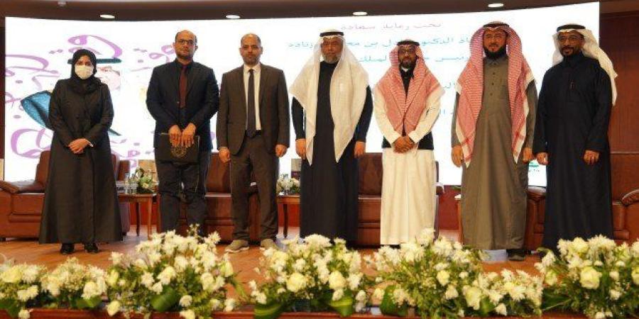 السعودية..
      جامعة
      الملك
      فيصل
      تفتتح
      مركزا
      للغة
      العربية
      وتطلق
      مبادرة
      للاستدامة
      اللغوية