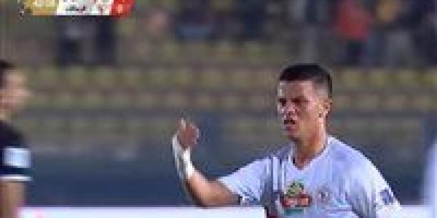 الدوري
      المصري
      الممتاز:
      محمد
      شحاتة
      يسجل
      هدف
      التعادل
      لنادي
      الزمالك
      في
      مرمى
      طلائع
      الجيش
      في
      الدقيقة
      42