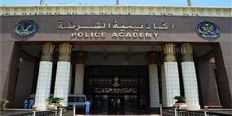 الداخلية
      تعلن
      قبول
      2950
      طالبا
      بكلية
      الشرطة
      دفعه
      2024-2025