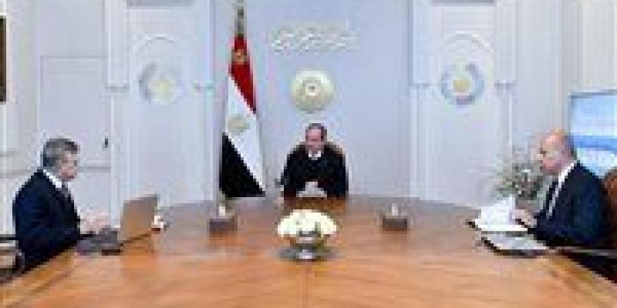 الرئيس
      السيسي
      يوجه
      باستمرار
      العمل
      على
      إنهاء
      مشروعات
      تطوير
      قناة
      السويس