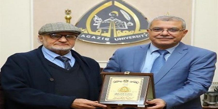 جامعة
      الزقازيق
      تستقبل
      مستشار
      الهيئة
      الملكية
      للعلا
      لتعزيز
      التعاون
      الأكاديمي
      العربي