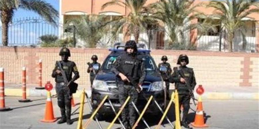 أمن
      القاهرة
      ينجح
      في
      إعادة
      طفل
      متغيب
      لأسرته