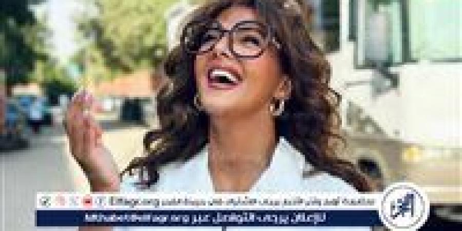 "دنيا
      سمير
      غانم
      تُشعل
      إنستجرام
      بإطلالة
      بيضاء
      مبهجة
      وجمهورها
      يتغزل
      بجمالها"