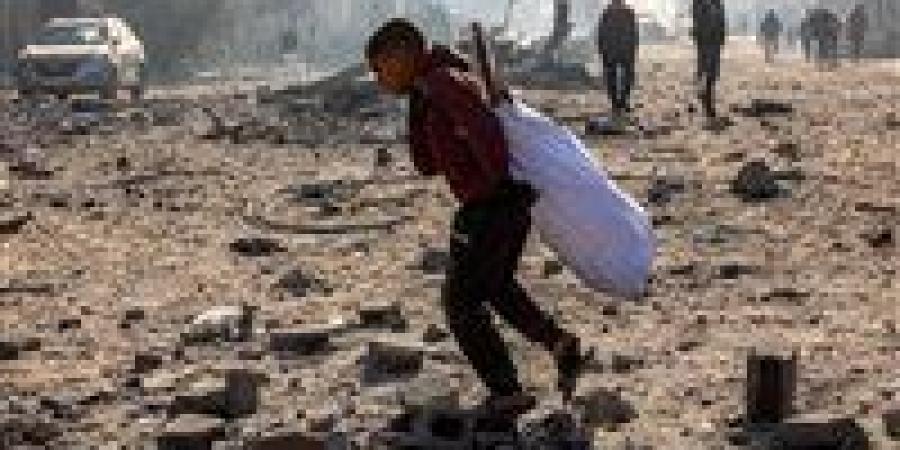 اتفاق
      غزة:
      إطلاق
      سراح
      1650
      فلسطينياً
      ووقف
      إطلاق
      نار
      لمدة
      6
      أسابيع