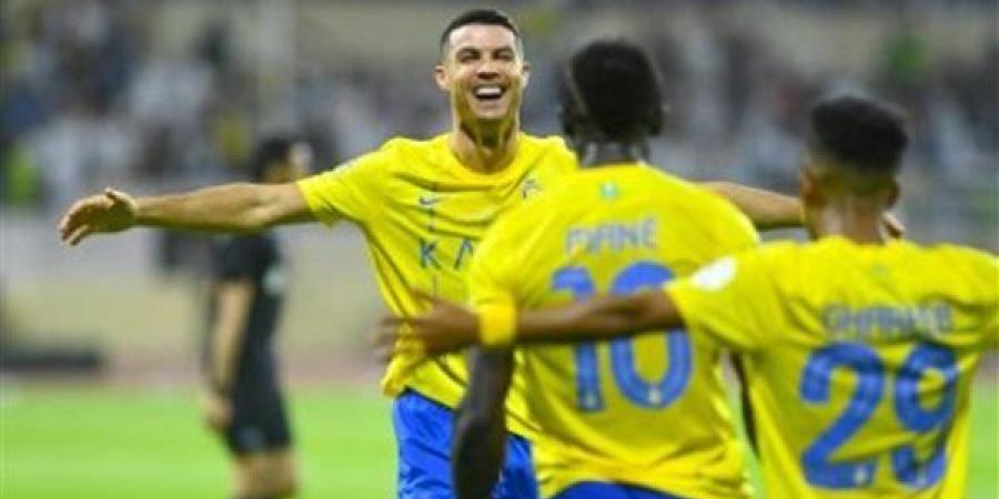 النصر
      يتعادل
      مع
      التعاون
      ويتراجع
      ...