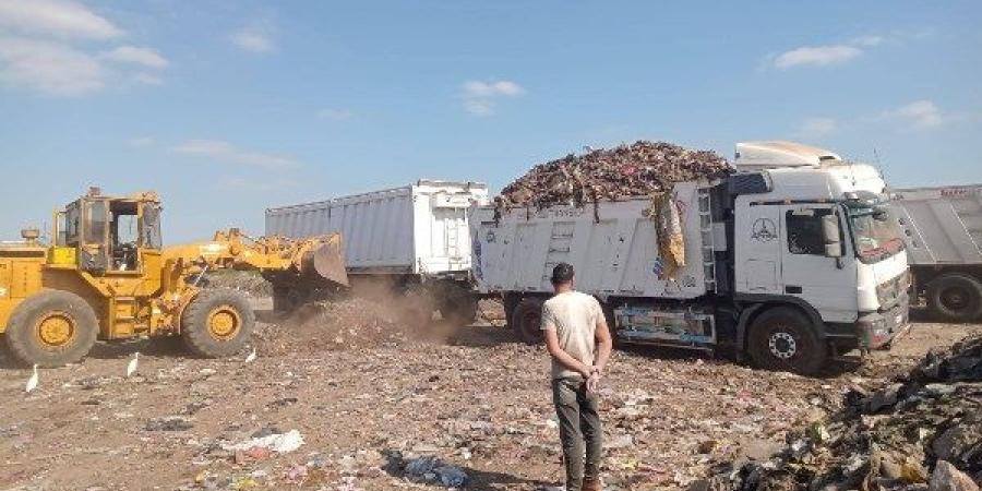 رفع 350 طن مخلفات وإخلاء المقلب العشوائي بشربين وقرية الحصص بالدقهلية