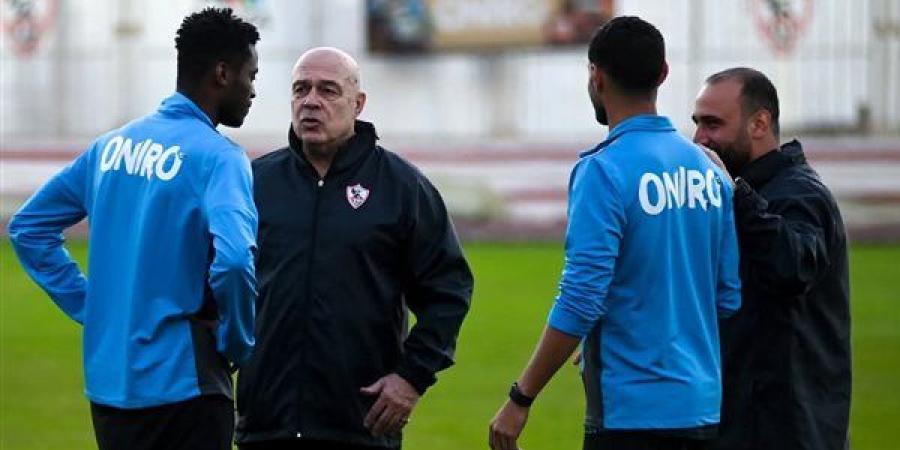 جروس
      يمنح
      لاعبي
      الزمالك
      راحة
      من
      مران
      الغد