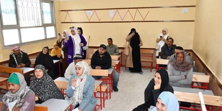 جامعة
      السويس
      تنظم
      قافلة
      طبية
      لقرية
      السلام
      بالقصاصين
      لدعم
      القرى
      الأكثر
      احتياجًا