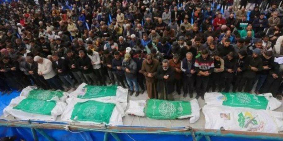 القسام
      تشيع
      15
      شهيدًا
      من
      قادتها
      وعناصرها
      في
      خانيونس