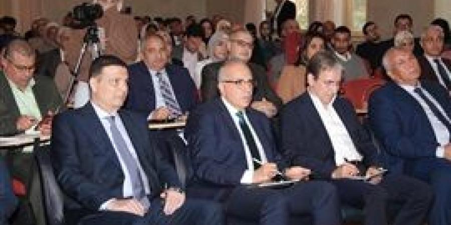 وزير
      الزراعة
      الدولة
      المصرية
      في
      عهد
      الرئيس
      السيسي
      بذلت
      قصارى
      جهدها
      في
      استصلاح
      الأراضي
      الجديدة