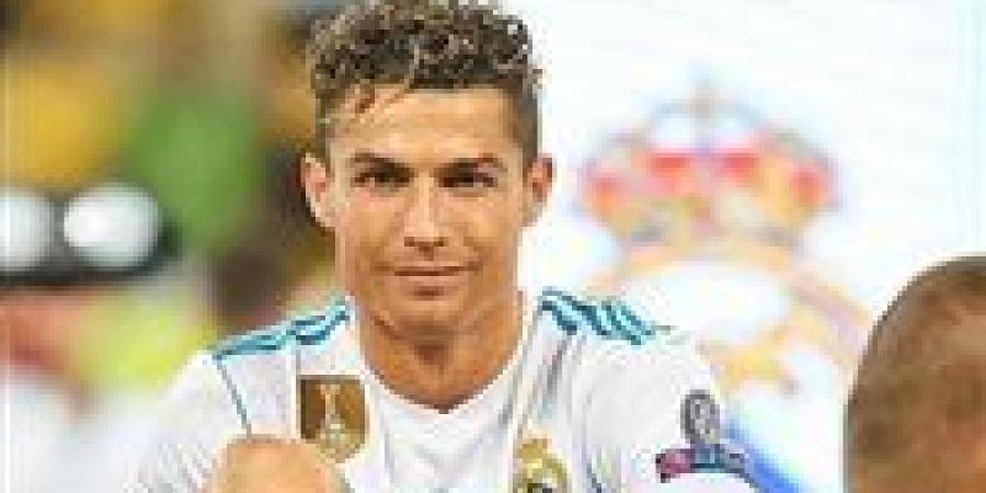 نادي
      ريال
      مدريد
      الإسباني
      يهنئ
      كريستانو
      رونالدو
      بعيد
      ميلاده
      الـ
      40