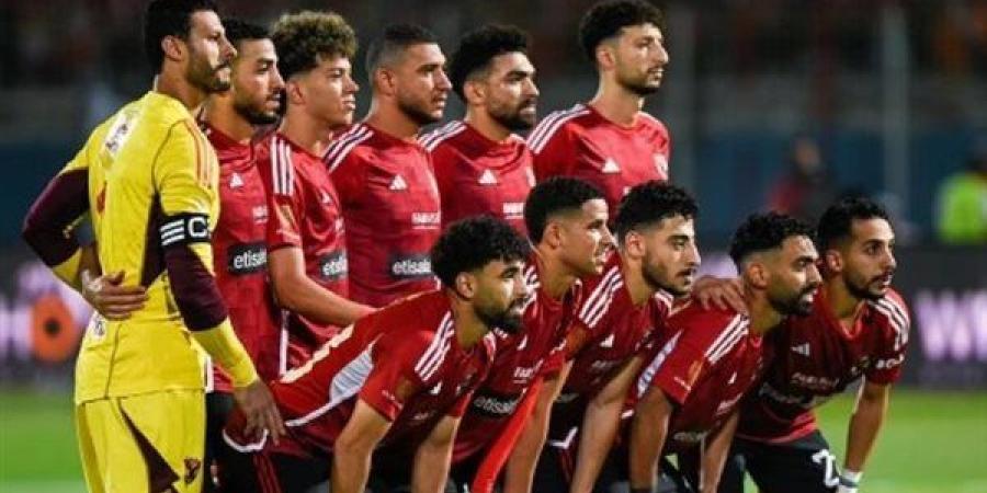 لاعب
      وسط
      الأهلي
      ينضم
      إلى
      صفوف
      ...