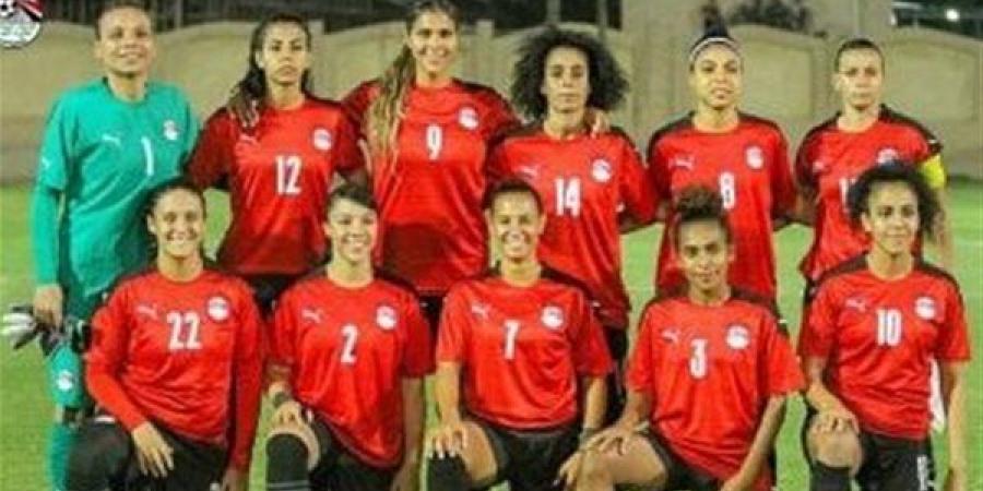 بعثة
      منتخب
      الكرة
      النسائية
      تستعد
      ...