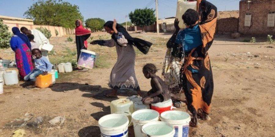 السودان..
      "أطباء
      بلا
      حدود"
      تعلن
      وفاة
      24
      شخصاً
      وإصابة
      800
      آخرين
      بسبب
      مرض
      ينتقل
      عبر
      المياه