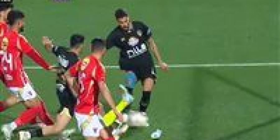 الدوري
      المصري
      الممتاز:
      محمود
      بنتايج
      يسجل
      هدف
      التعادل
      لنادي
      الزمالك
      في
      مرمى
      الأهلي
      في
      الدقيقة
      83