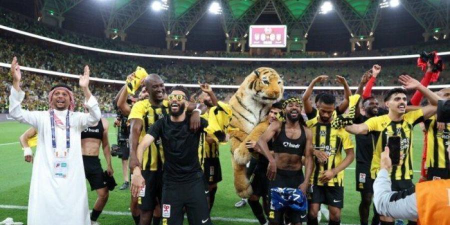 الاحتفالات
      مستمرة..
      الاتحاد
      السعودي
      يسخر
      من
      هزيمة
      الهلال
      برباعية