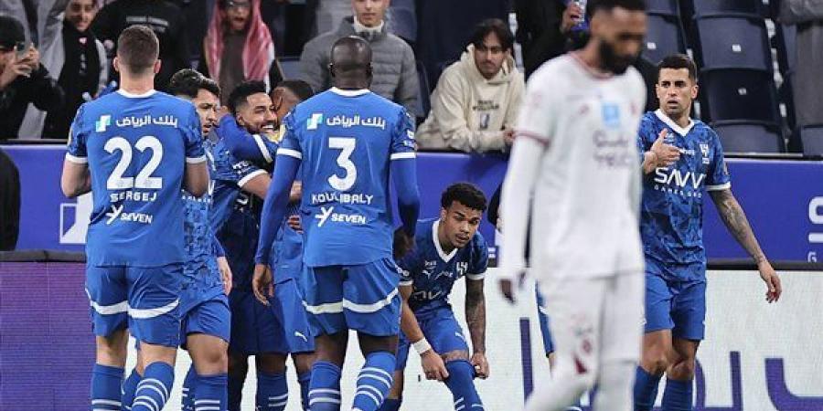 الدوري
      السعودي..
      الهلال
      يدك
      الخلود
      برباعية
      في
      الشوط
      الأول