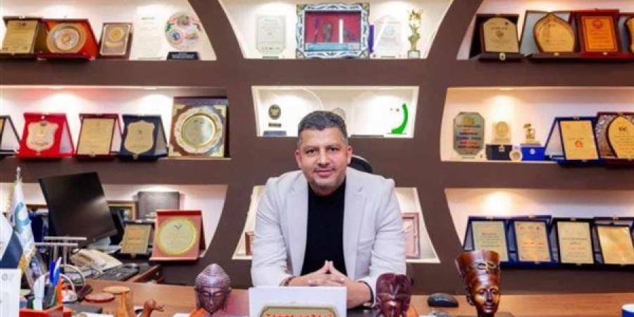 محمد
      ممدوح:
      جرائم
      النصب
      الإلكتروني
      تهدد
      الأمن
      الاقتصادي..
      ونطالب
      بسن
      تشريعات
      رادعة