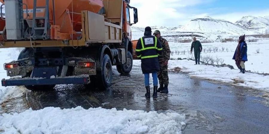 أمطار
      وثلوج
      ورياح
      في
      المغرب