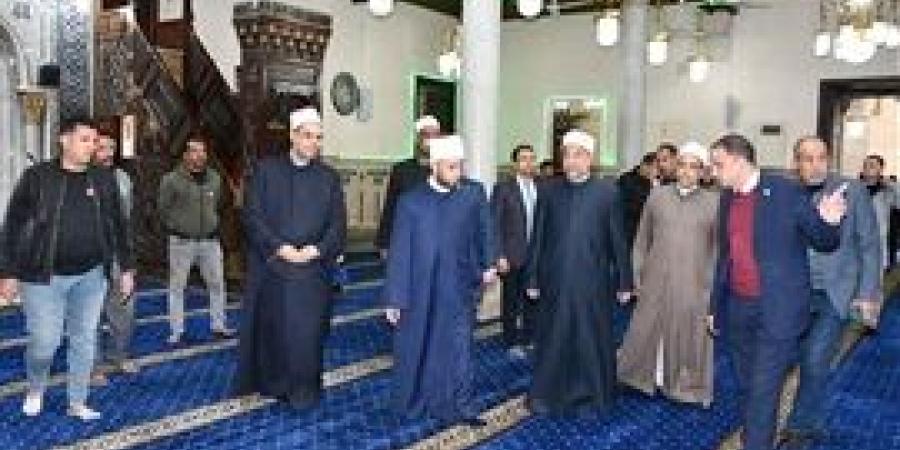 وزير
      الأوقاف
      يتفقد
      مسجد
      السيدة
      سكينة
      (رضي
      الله
      عنها)
      استعدادًا
      لشهر
      رمضان