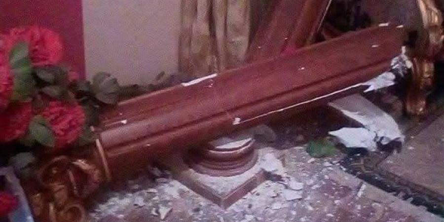 بسبب
      المصاهرة..
      سيدة
      وأسرتها
      تحطم
      منزل
      شقيق
      زوج
      ابنتها
      بأبو
      جنشو
      في
      الفيوم