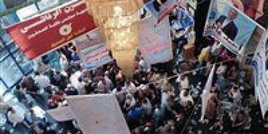 الصحفيون
      يكتبون
      سطرًا
      جديدًا
      في
      تاريخ
      المهنة..
      إقبال
      كثيف
      على
      صناديق
      الانتخابات
      بنقابتهم