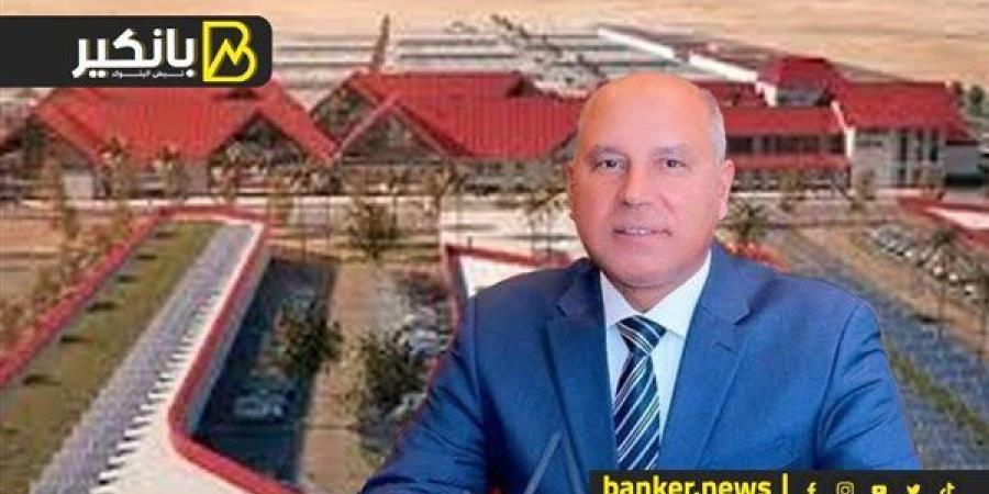 هل
      ينجح
      كامل
      الوزير
      في
      حل
      ...