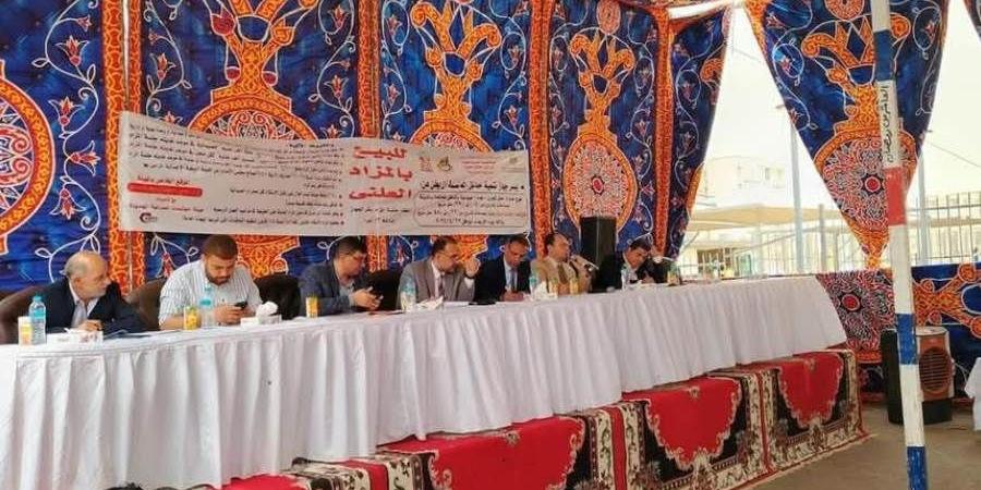 بيع
      محال
      تجارية
      وصيدلية
      ووحدات
      إدارية
      بمدينة
      حدائق
      العاصمة