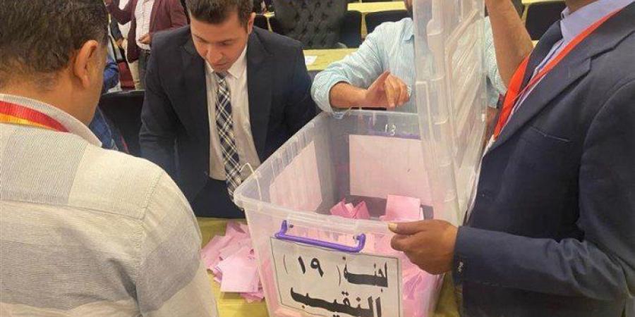 بدء
      فرز
      الأصوات
      في
      انتخابات
      التجديد
      النصفي
      لنقابة
      الصحفيين
