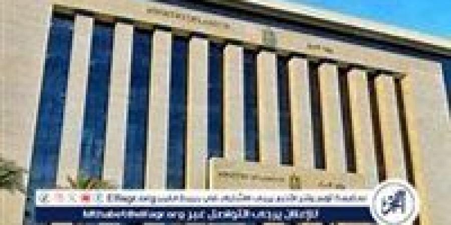 التقديم
      خلال
      مايو..
      4424
      فرصة
      عمل
      جديدة
      بـ72
      شركة
      في
      12
      محافظة