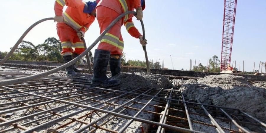 دينامية
      "البناء
      والعقار"
      ترفع
      مبيعات
      الإسمنت
      إلى
      أرقام
      قياسية
      بالمغرب