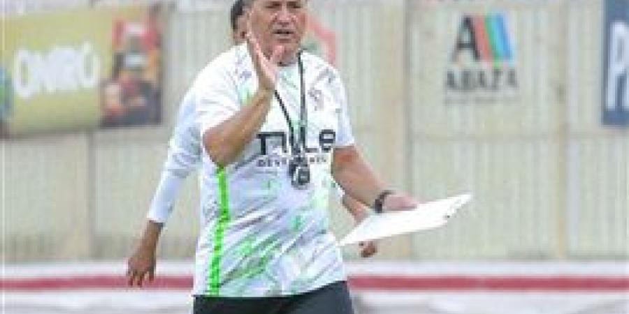 بيسيرو
      يعلن
      تشكيل
      الزمالك
      أمام
      البنك
      الأهلي