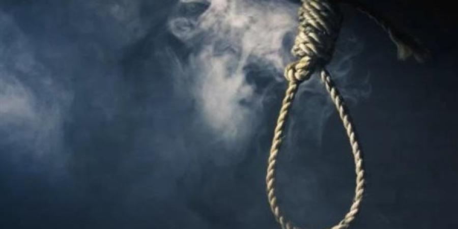 الإعدام
      لعامل
      قتل
      طفلًا
      خنقًا
      ...